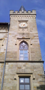 Der Turm des Monzinger Rathauses am 24. Mrz 2013