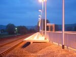 neuer Bahnsteig1 beleuchtet - klick für mehr Infos